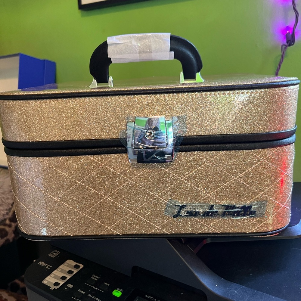 Lux de Ville small luggage case🌟